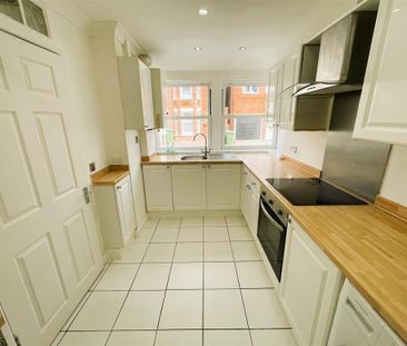 3 bedroom terraced house to rent - Photo 4