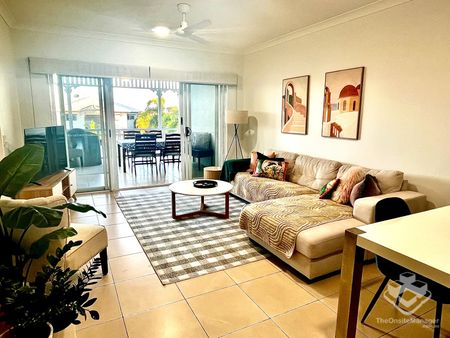 6 MONTH LEASE - FURNISHED - NORTH WARD - Photo 2