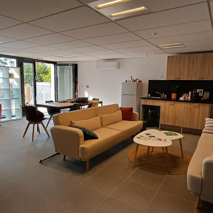 location Appartement T1 DE 18.3m² À LA ROCHELLE - Photo 1