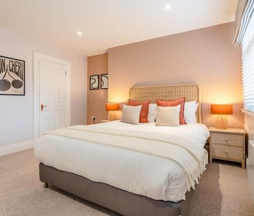 Greek Street - Photo 4