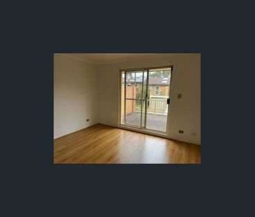 Secure Full Brick Townhouse in Prime Location, Walk to Stations, Sc... - Photo 2