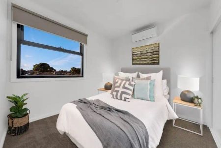 “Modern Elegance” - Photo 4