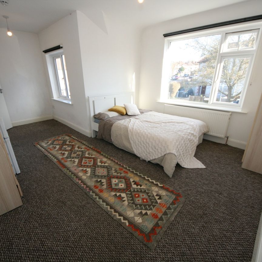 Room in a Shared House, Selsdon Road, NW2 - Photo 1