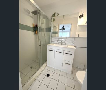 STUNNING 3 BEDROOM TOWNHOUSE WITH POOL, SAUNA, TENNIS COURT, GYM - Photo 3