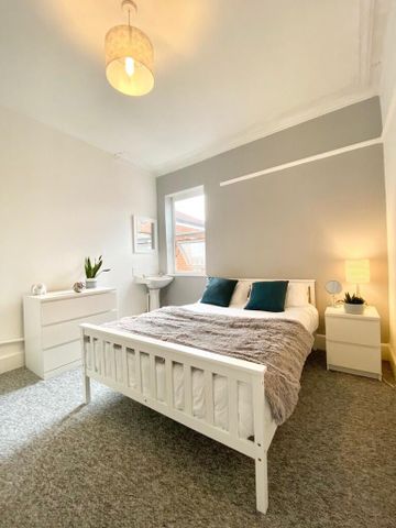 6 bedroom house to rent - Photo 2