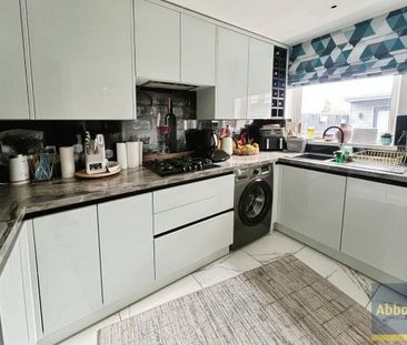 Gaywood, Basildon - Photo 4