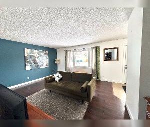 5 Bed 2 Bath Home For Rent Sherwood Park - Photo 2