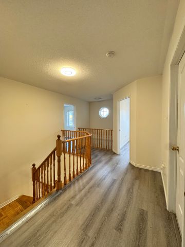 For Lease - 163 Flagstone Way, Newmarket, Ontario - Photo 5