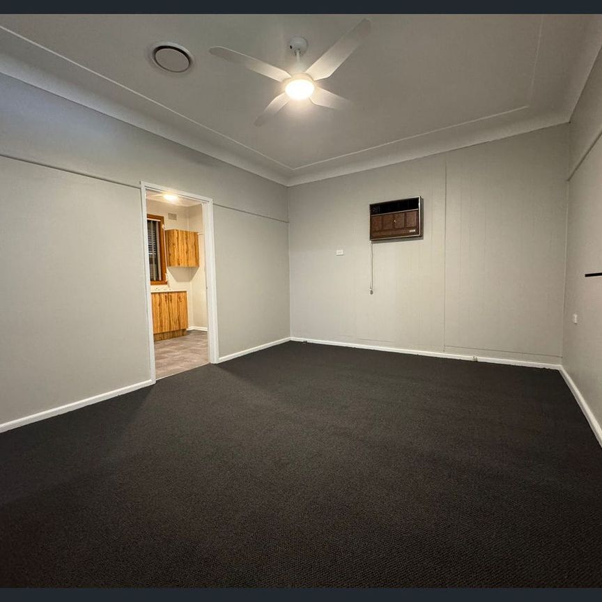 3 Bedroom Family Home with Ducted Air-conditioning, Large Single Garage & Tandem Carport! - Photo 1