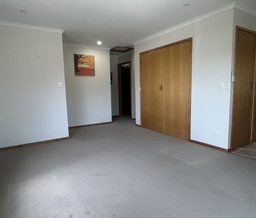 Convienently Located 2 Bedroom Unit - Photo 1