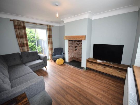 3 bedroom semi-detached house to rent - Photo 1