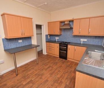 2 Bedroom Terraced House - Photo 2