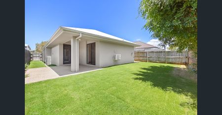 Four Bedroom Family Home in Brightwater Estate - Photo 3