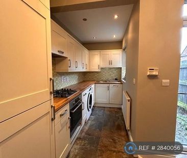 2 bedroom end of terrace house to rent - Photo 3