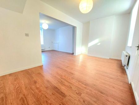 3 bedroom property to rent - Photo 2