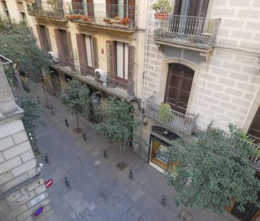 Spacious 7-bedroom apartment for rent in Barri Gòtic - Foto 2