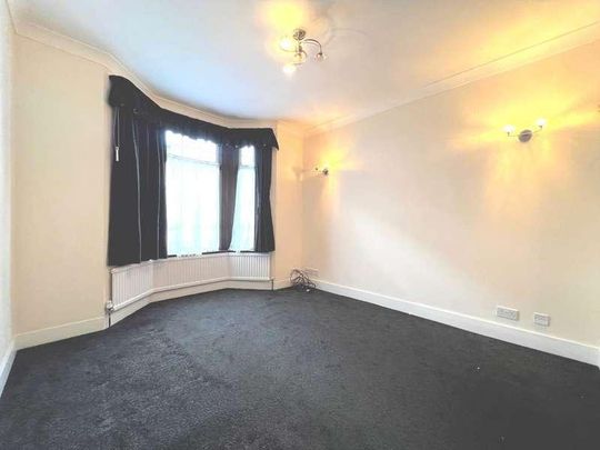 Woodstock Road, London, E7 - Photo 1