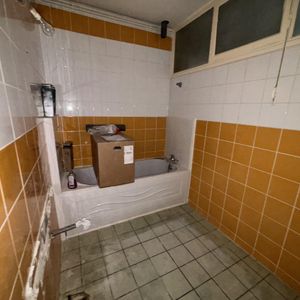 Location Appartement 3 pièces 79m² PONT D AIN 01160 - Photo 2