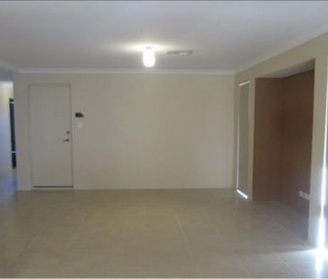 Large 4 x 2 in Brabham is a must see! - Photo 5