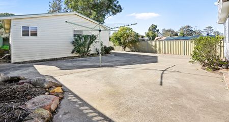 122 Riverstone Parade, Riverstone NSW 2765 - House For Rent | Domain - Photo 5