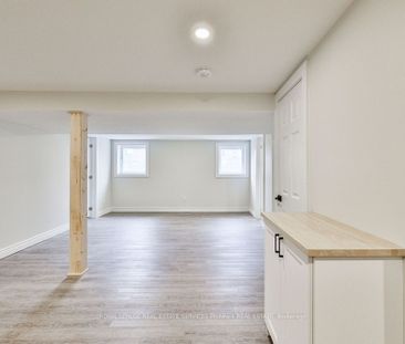 Detached Home For Lease | X8064284 - Photo 5