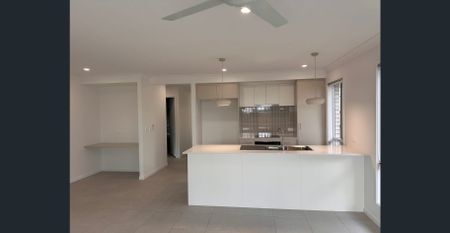 Brand New 4 Bedrooms in Park Ridge - Photo 5