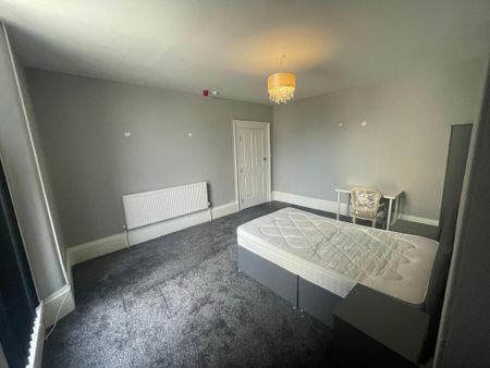 12 bedroom house share to rent - Photo 4