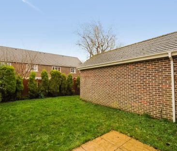 3 bedroom semi-detached house to rent - Photo 3
