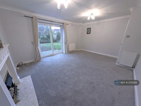 4 bedroom detached house to rent - Photo 3