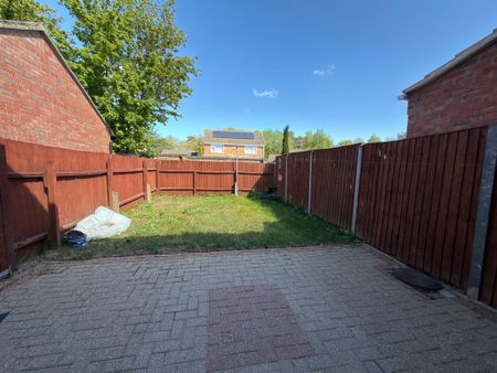 2 bedroom end of terrace house to rent - Photo 4