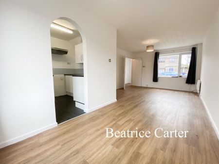 3 bedroom end of terrace house to rent - Photo 2