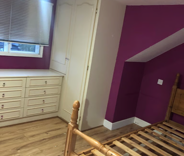 1 bedroom in a house share to rent - Photo 2