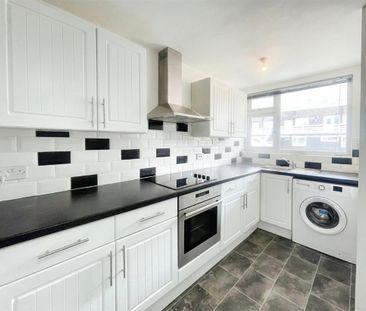 Peartree Close, South Ockendon, RM15 - Photo 6