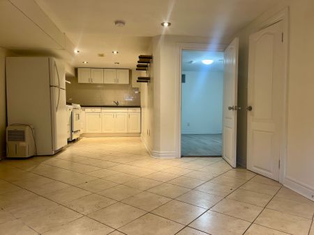 For Lease - 417 Crawford Street Unit# Lower, Toronto, Ontario - Photo 5