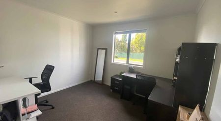 Central Hamilton Convenience – Modern 2-Bedroom - Photo 3