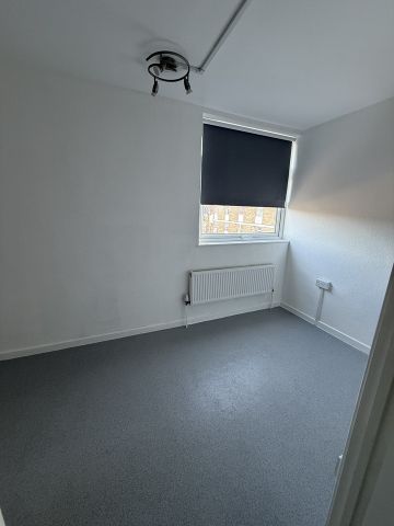 4 Bed Terraced House, The Common, E15 - Photo 2