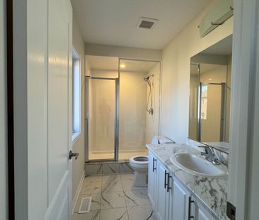 For Lease - 90 Sunflower Crescent, Thorold, Ontario - Photo 3