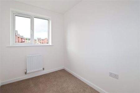 3 bedroom semi-detached house to rent - Photo 5