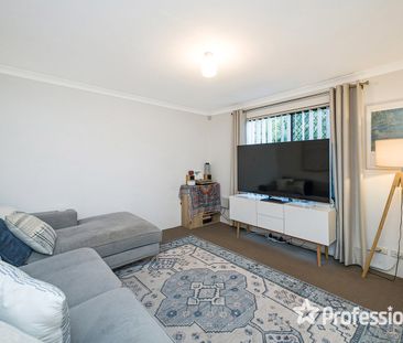 Stylish & Private 3-Bedroom Rear Villa in Nollamara - Photo 1