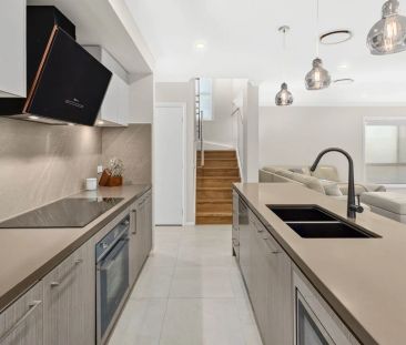 Near New Contemporary Coastal Sanctuary in Peaceful Cul De Sac - Photo 6