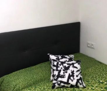 Alquiler de piso en Avenida de los Abedules - Photo 1