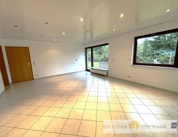 Einliegerwohnung in ruhiger Lage mit großer Terrasse, ideal für einen Singlehaushalt. - Photo 1