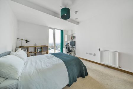 Telcon Way, London, SE10 - Photo 5