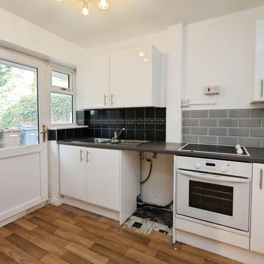 Hillwood Close, Spital - Photo 1