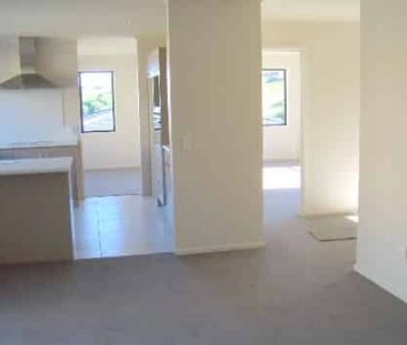 Modern four bedroom home in Atawhai - Photo 2