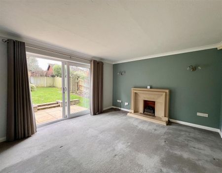 4 bedroom detached house to rent - Photo 2
