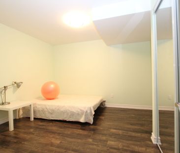 For Lease - 2 Delisle Street, Richmond Hill, Ontario - Photo 3