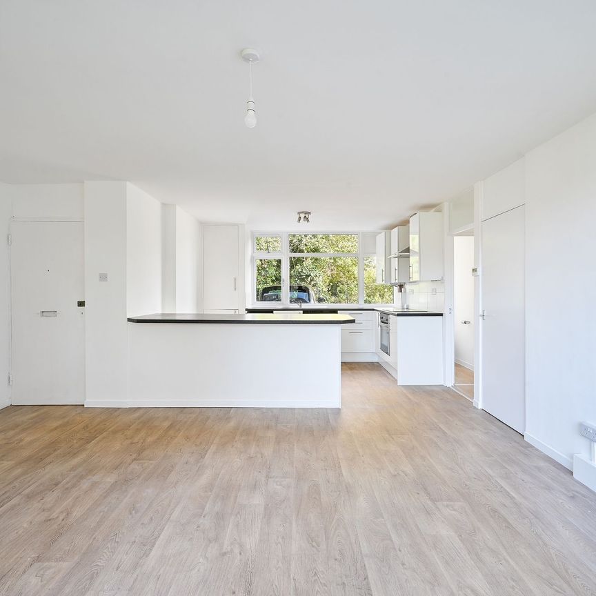 Kingston Road, Epsom, KT17 - Photo 1