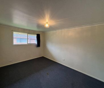 CONVENIENT TWO BEDROOM UNIT IN WESTLAWN - Photo 6