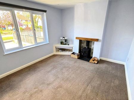 3 bedroom semi-detached house to rent - Photo 2